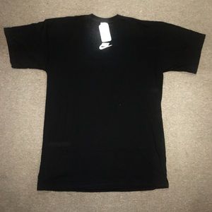 NWT NIKE BLACK T-SHIRT